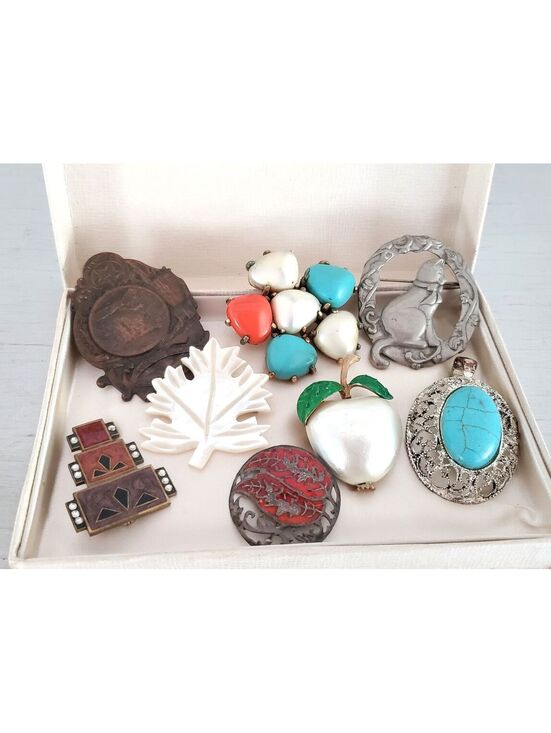 None Jewelry - Vintage Brooch Lot of 8